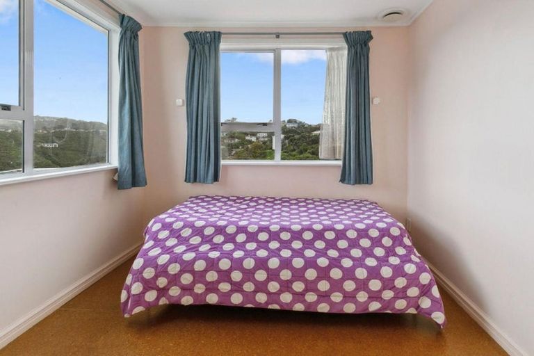 Photo of property in 12 Camrose Grove, Kingston, Wellington, 6021