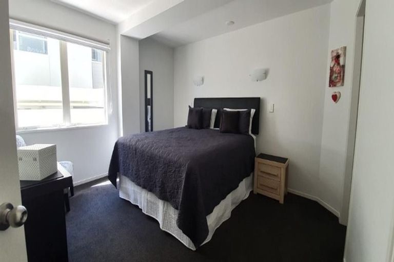 Photo of property in 45 Marine Parade, Mount Maunganui, 3116