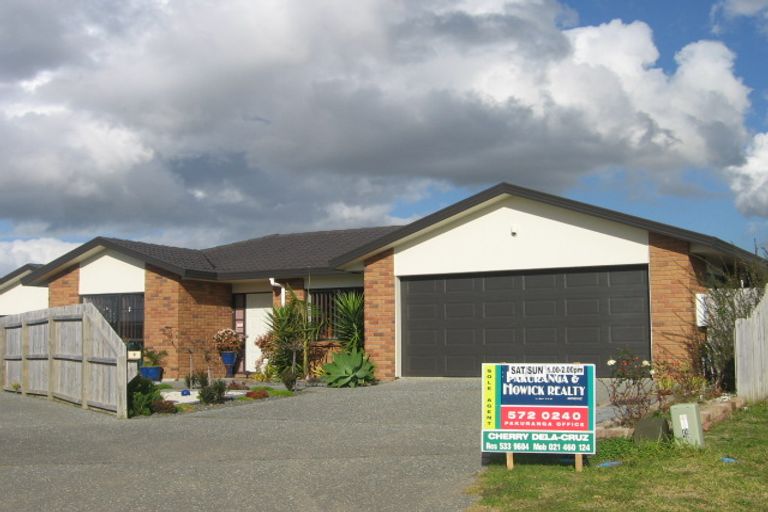 Photo of property in 11 Belcoo Crescent, East Tamaki, Auckland, 2013