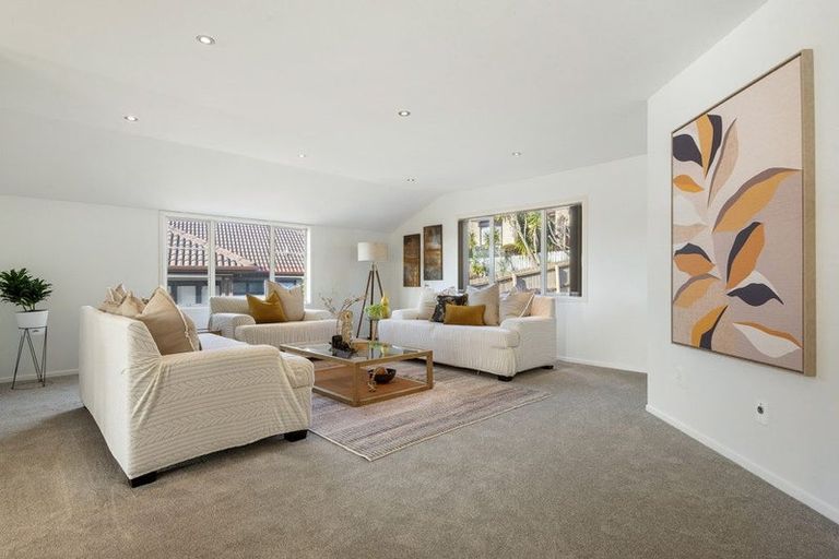 Photo of property in 6 Kittiwake Drive, Schnapper Rock, Auckland, 0632