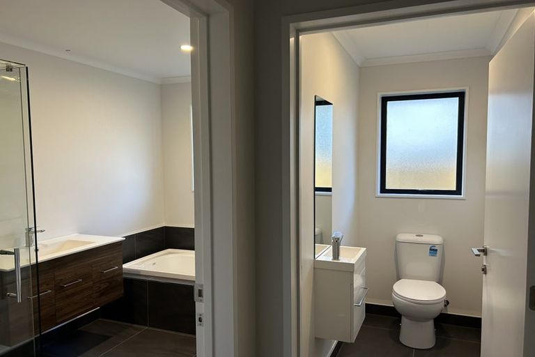 Photo of property in 4 Crosado Place, Rolleston, 7614