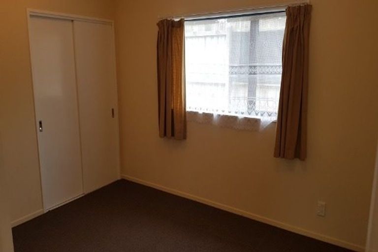 Photo of property in 28 Pooks Road, Ranui, Auckland, 0612