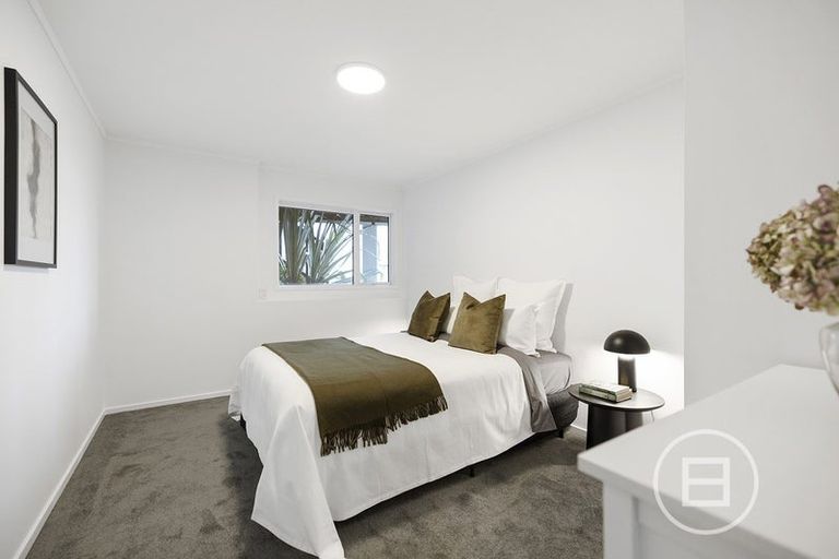 Photo of property in 16 Peregrine Place, Queenstown, 9300