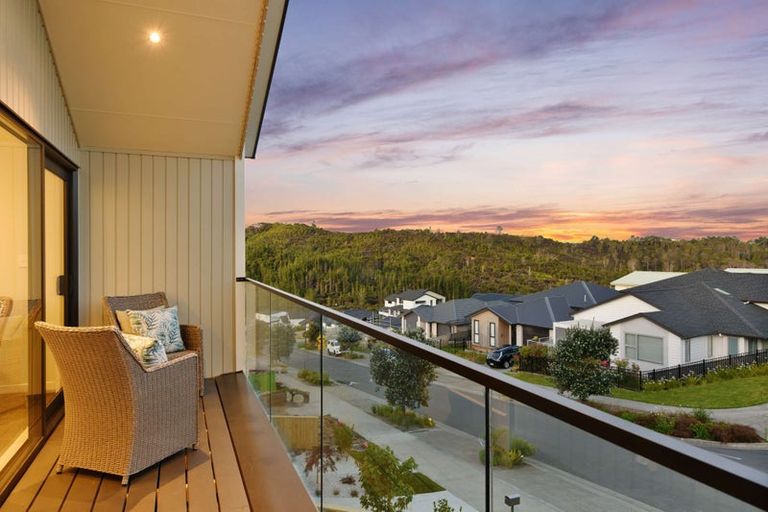 Photo of property in 39 Pacific Heights Road, Orewa, 0931