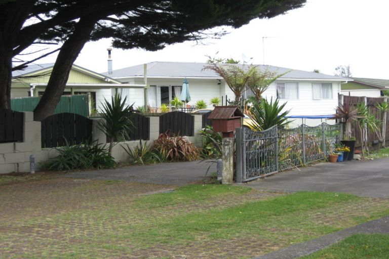 Photo of property in 11 Le Havre Place, Takanini, 2112