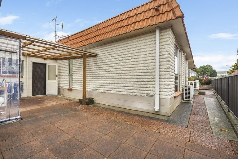 Photo of property in 1 Mahoe Street, Melville, Hamilton, 3206