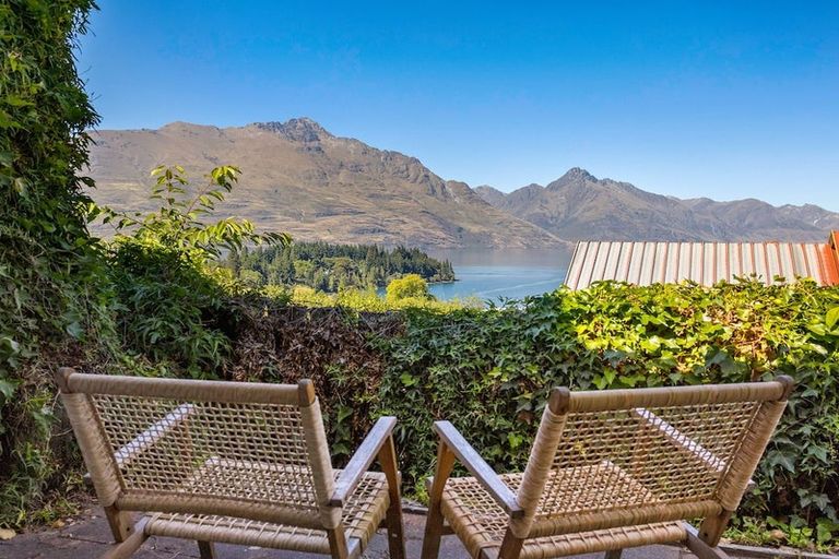 Photo of property in 10/14 Malaghan Street, Queenstown, 9300