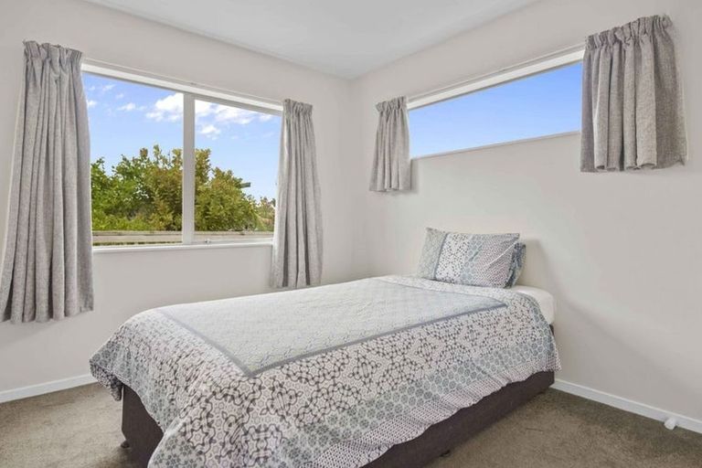 Photo of property in 44 Borneo Drive, Fairview Heights, Auckland, 0632