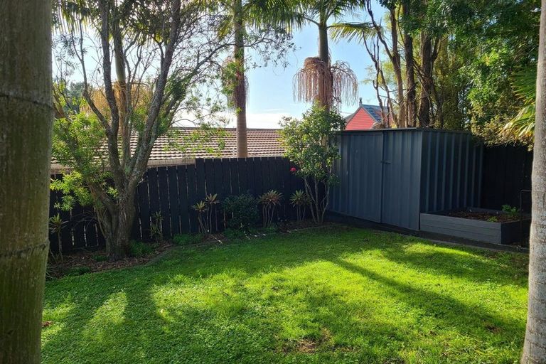 Photo of property in 7 Fernbird Place, Massey, Auckland, 0614