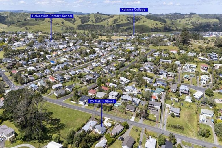 Photo of property in 25 Makiri Street, Helensville, 0800