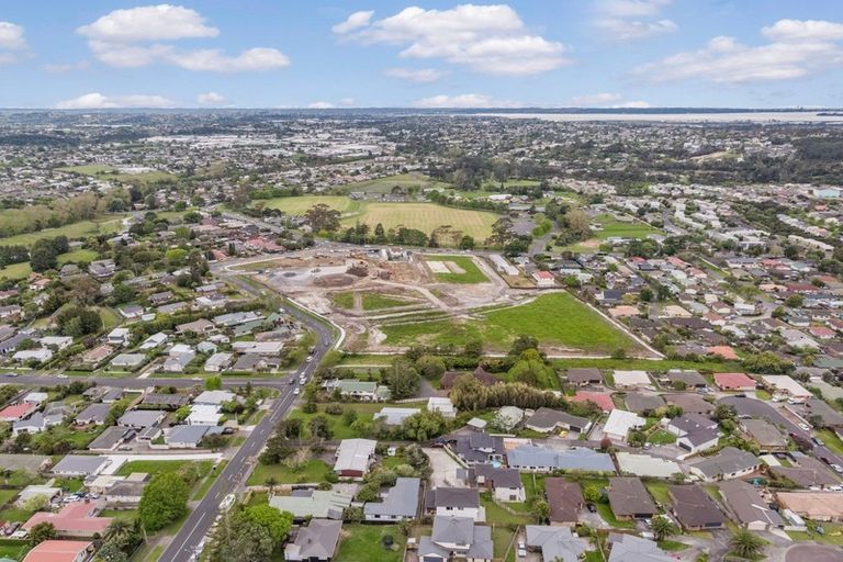 Photo of property in 305-311 Glengarry Road, Glen Eden, Auckland, 0602