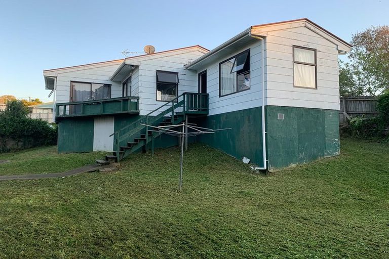 Photo of property in 7 Craigbank Avenue, New Lynn, Auckland, 0600