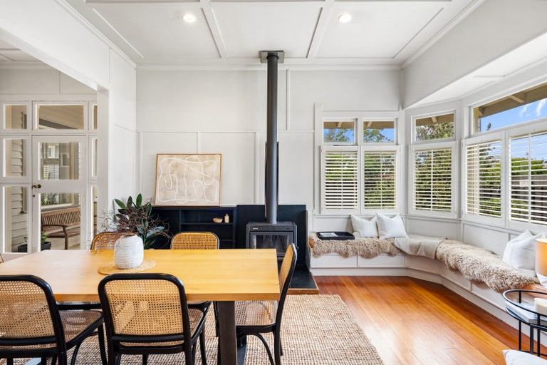 Photo of property in 45 Napier Terrace, Hospital Hill, Napier, 4110