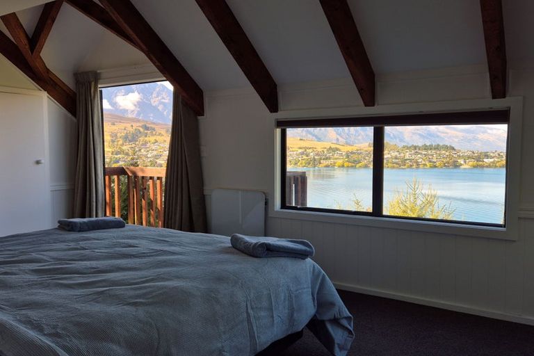 Photo of property in 16 Maxwell Place, Queenstown, 9300