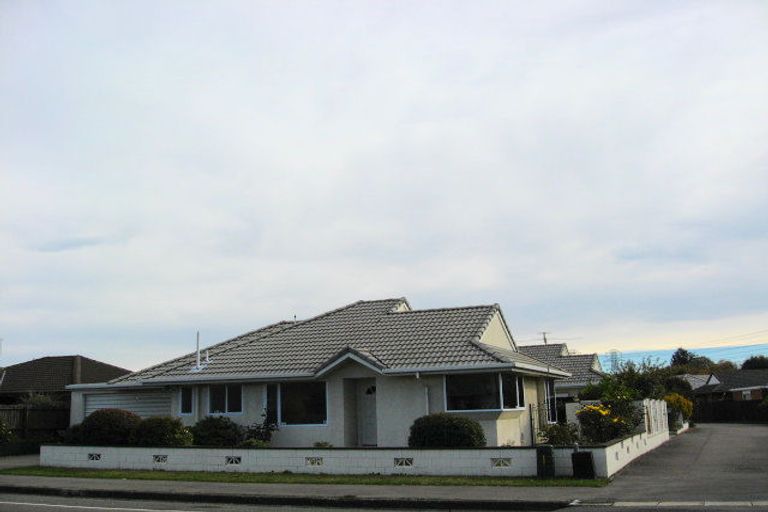 Photo of property in 99 Racecourse Road, Sockburn, Christchurch, 8042