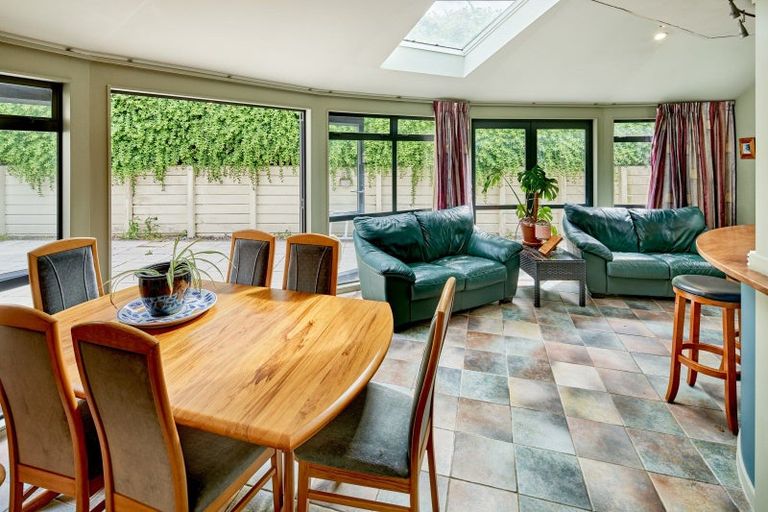 Photo of property in 12a Redwood Avenue, Tawa, Wellington, 5028