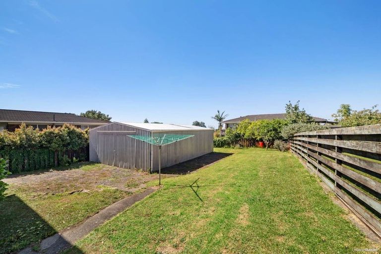 Photo of property in 31 Royal Road, Massey, Auckland, 0614