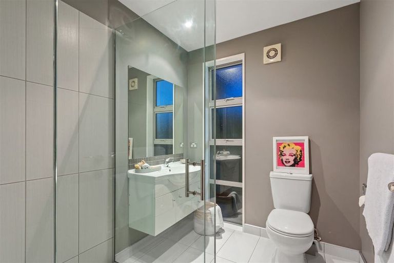 Photo of property in 128a Holly Road, St Albans, Christchurch, 8014