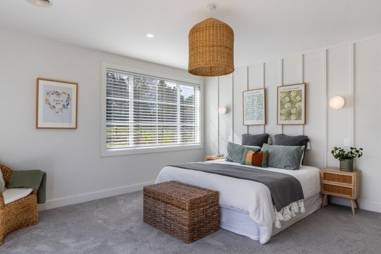 Photo of property in 5 Lens Way, Acacia Bay, Taupo, 3385