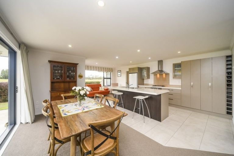 Photo of property in 15 Lorenzo Place, Kelvin Grove, Palmerston North, 4414