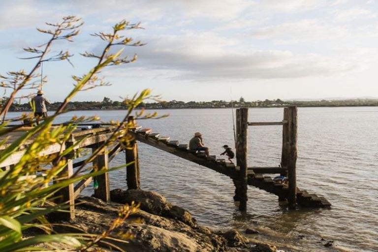 Photo of property in 1/38 Ngarahana Avenue, Paremoremo, Auckland, 0632