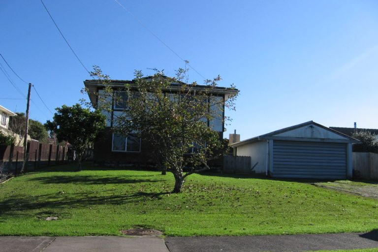 Photo of property in 24b Roberts Road, Te Atatu South, Auckland, 0610