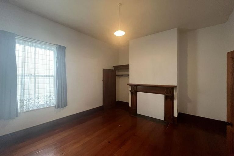 Photo of property in 27 Myrtle Crescent, Mount Cook, Wellington, 6021