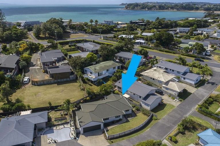 Photo of property in 2/8 Knott Road, Stanmore Bay, Whangaparaoa, 0932