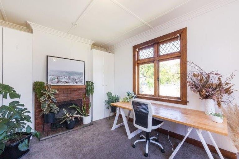 Photo of property in 28 Karina Terrace, Roslyn, Palmerston North, 4414