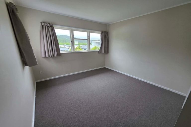 Photo of property in 95 Farmer Crescent, Taita, Lower Hutt, 5011