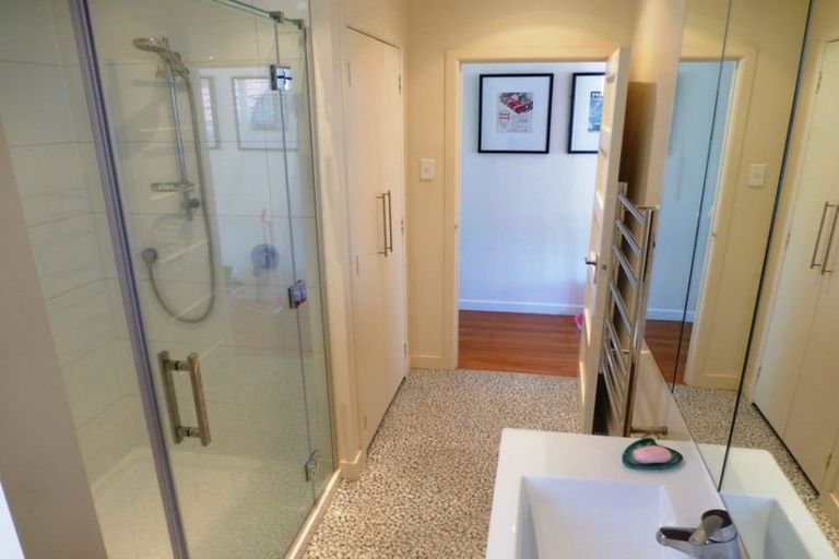 Photo of property in 6 Nelson Avenue, Northcote Point, Auckland, 0627