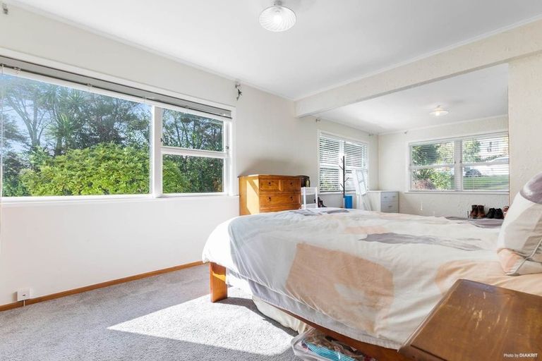 Photo of property in 18 Madison Place, Forrest Hill, Auckland, 0620