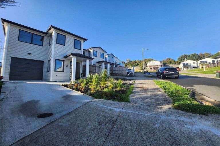 Photo of property in 70 Joseph Street, Flat Bush, Auckland, 2019