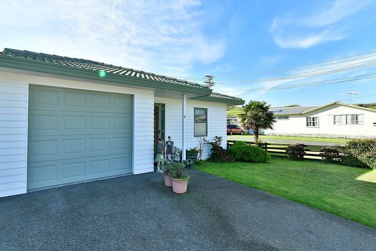 Photo of property in 4/12 Miro Street, Helensville, 0800