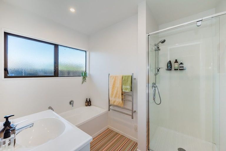 Photo of property in 7 Rodney Grove, Paraparaumu, 5032