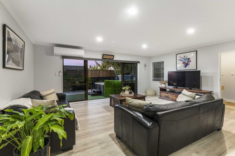 Photo of property in 20 Milson Drive, Papakura, 2110