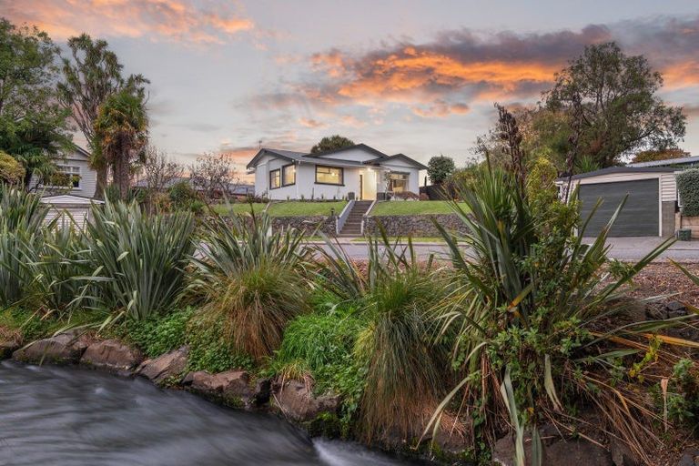 Photo of property in 43 Waimea Terrace, Beckenham, Christchurch, 8023