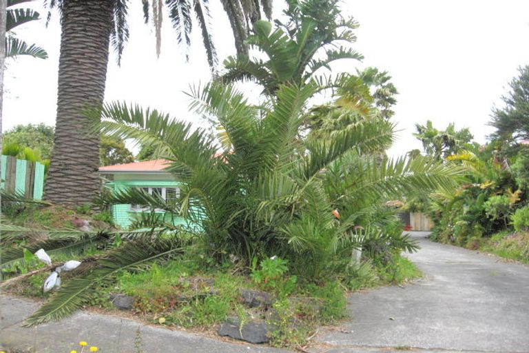 Photo of property in 4078b Great North Road, Glen Eden, Auckland, 0602