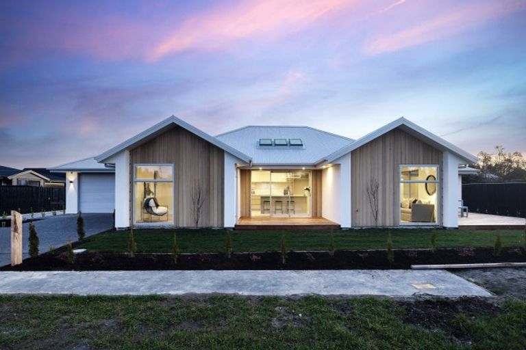 Photo of property in 17 Blade Mews, Prebbleton, 7604