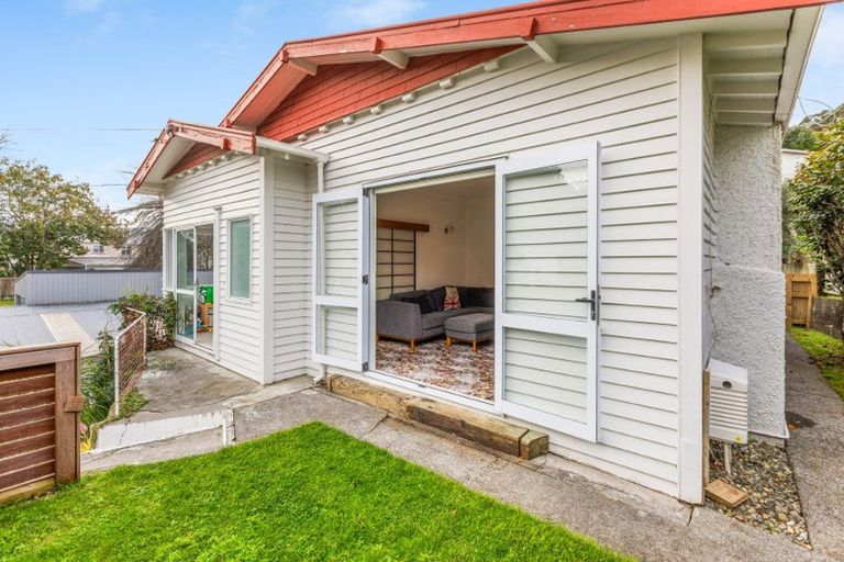 Photo of property in 13 Bracken Street, New Plymouth, 4310