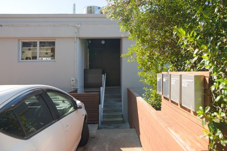 Photo of property in 61a Mortimer Terrace, Brooklyn, Wellington, 6021