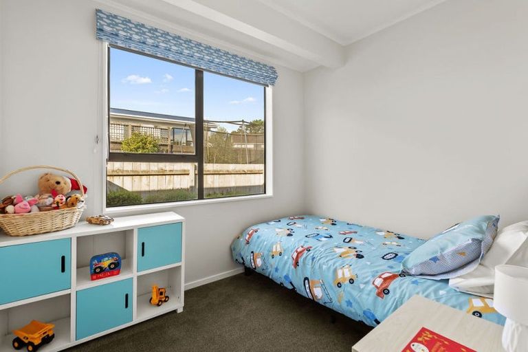 Photo of property in 42 Dominica Crescent, Grenada Village, Wellington, 6037