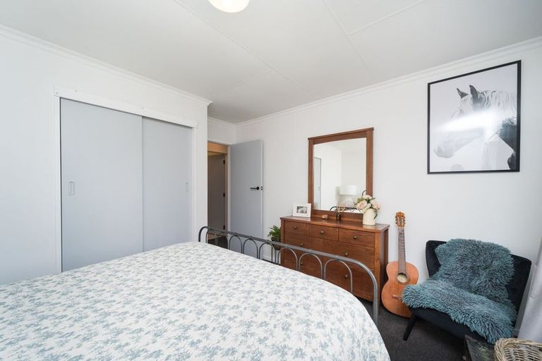 Photo of property in 5a Palliser Place, Milson, Palmerston North, 4414