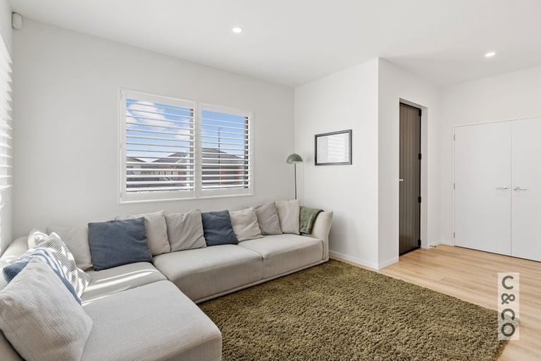Photo of property in 12 Paihere Street, Huapai, Kumeu, 0810