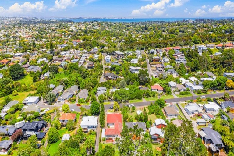 Photo of property in 48 Fairmount Road, Titirangi, Auckland, 0604