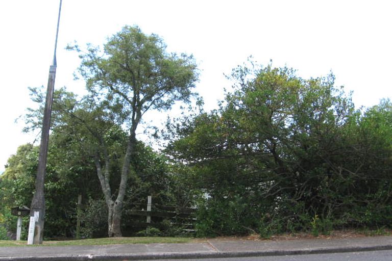 Photo of property in 1 Holt Avenue, Torbay, Auckland, 0630