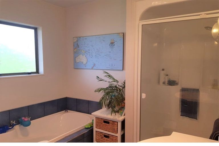 Photo of property in 1 Nebraska Way, Brooklyn, Wellington, 6021