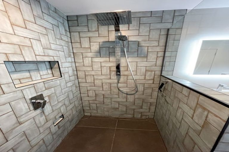 Photo of property in 75 Park Road, Titirangi, Auckland, 0604