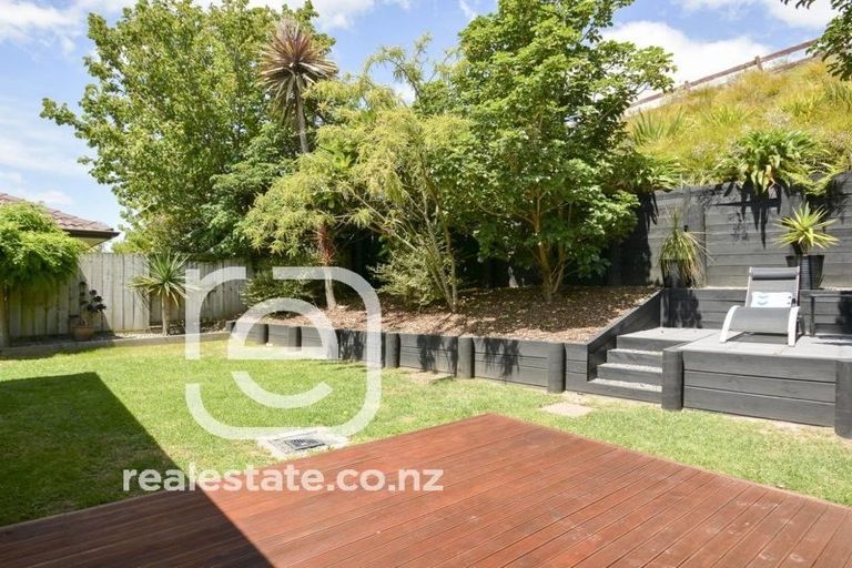 Photo of property in 21 Haden Place, Omokoroa, 3114