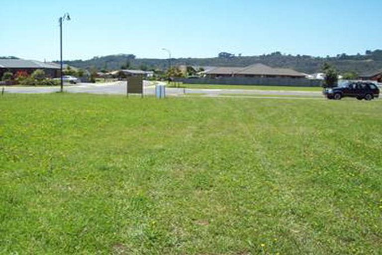 Photo of property in 27 Kupe Drive, Whitianga, 3510